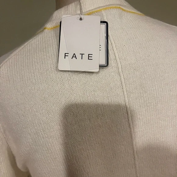 Sweater - Picture 3 of 3